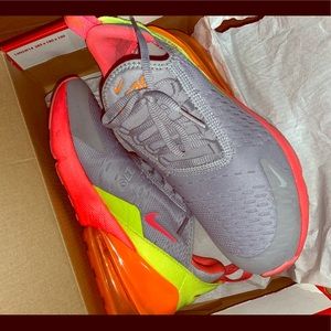 nike air max 270 boys 4.5y neon